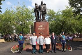 pamytnikdubinin.jpg pamytnikdubinin.jpg